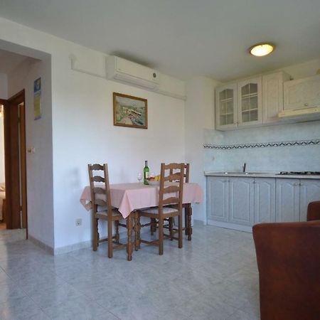 Koreni Apartments Ровинь Экстерьер фото