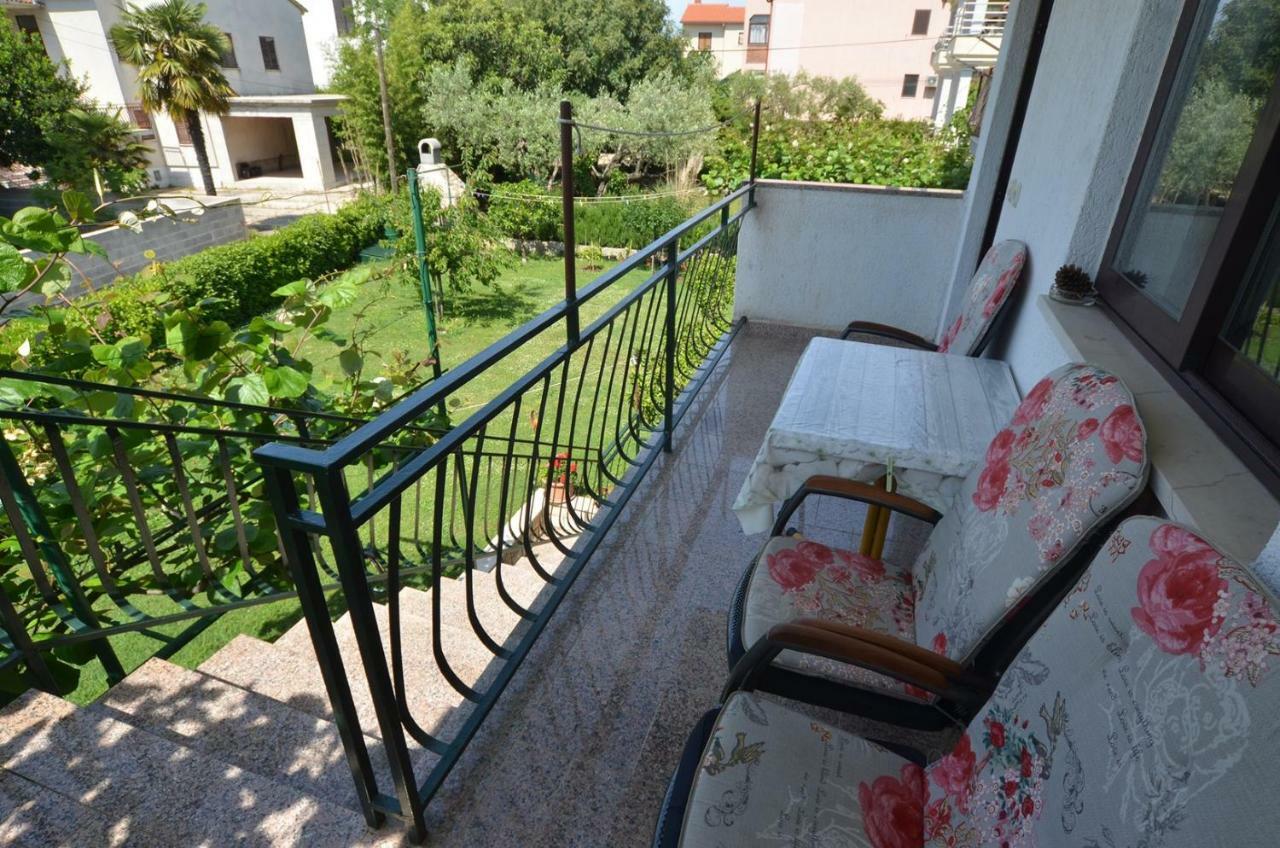 Koreni Apartments Ровинь Экстерьер фото