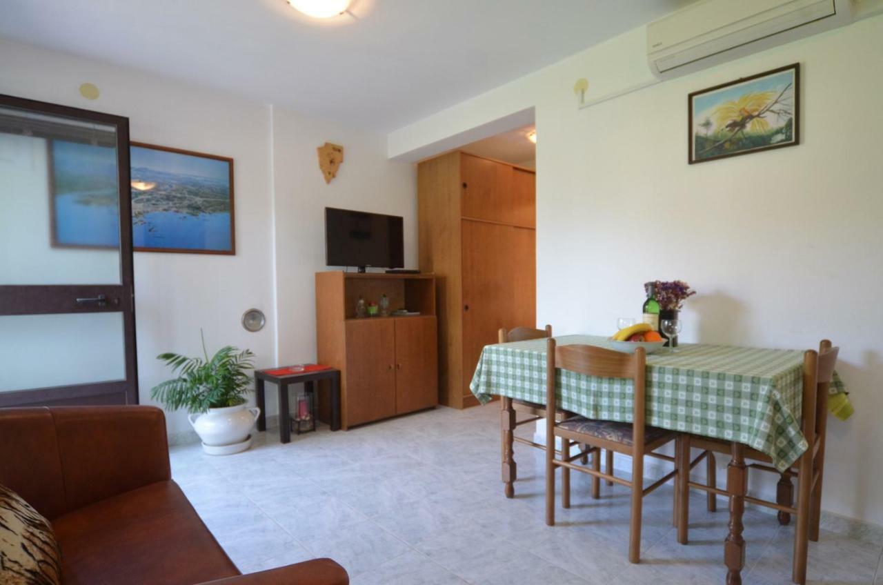 Koreni Apartments Ровинь Экстерьер фото