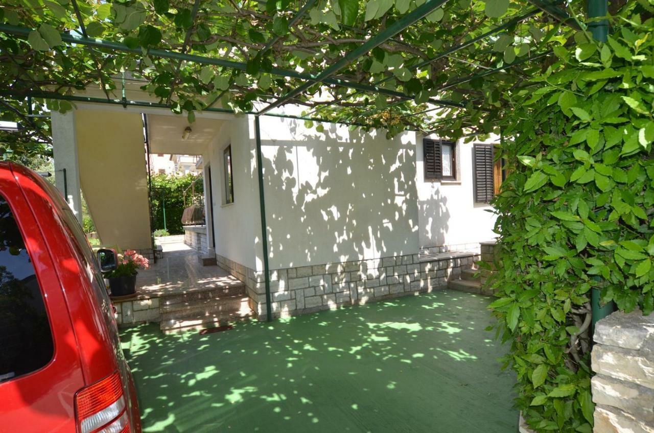 Koreni Apartments Ровинь Экстерьер фото