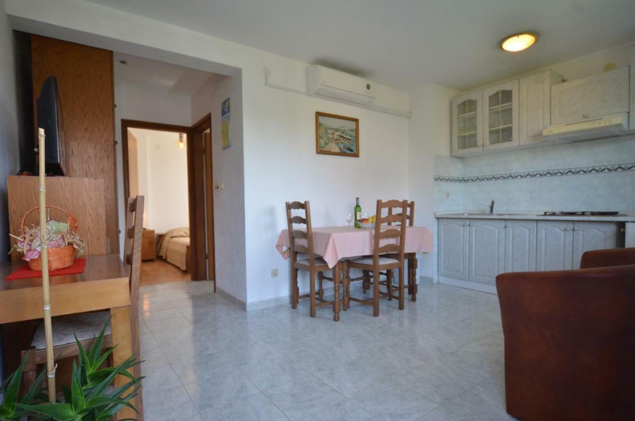 Koreni Apartments Ровинь Экстерьер фото