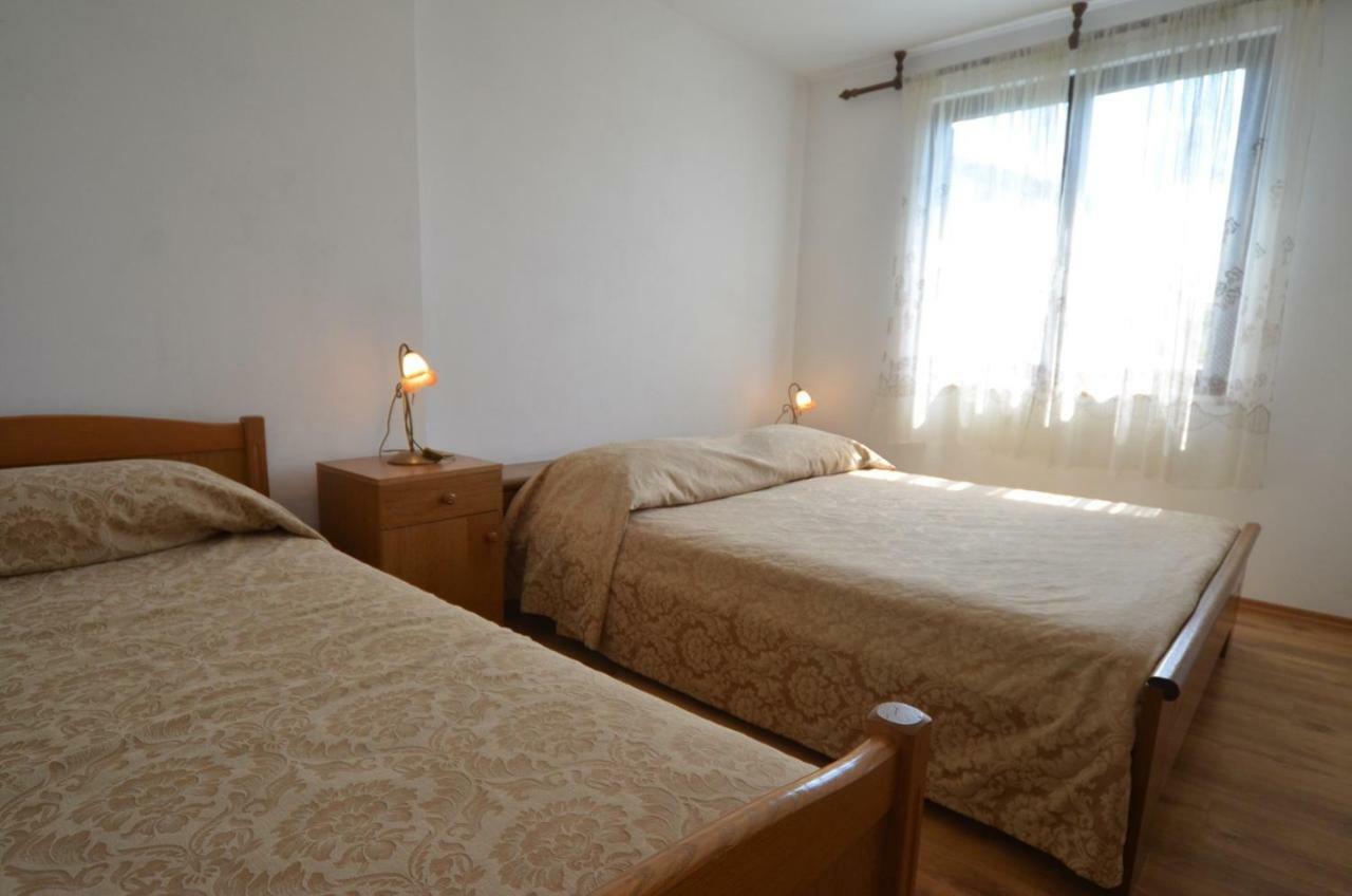 Koreni Apartments Ровинь Экстерьер фото